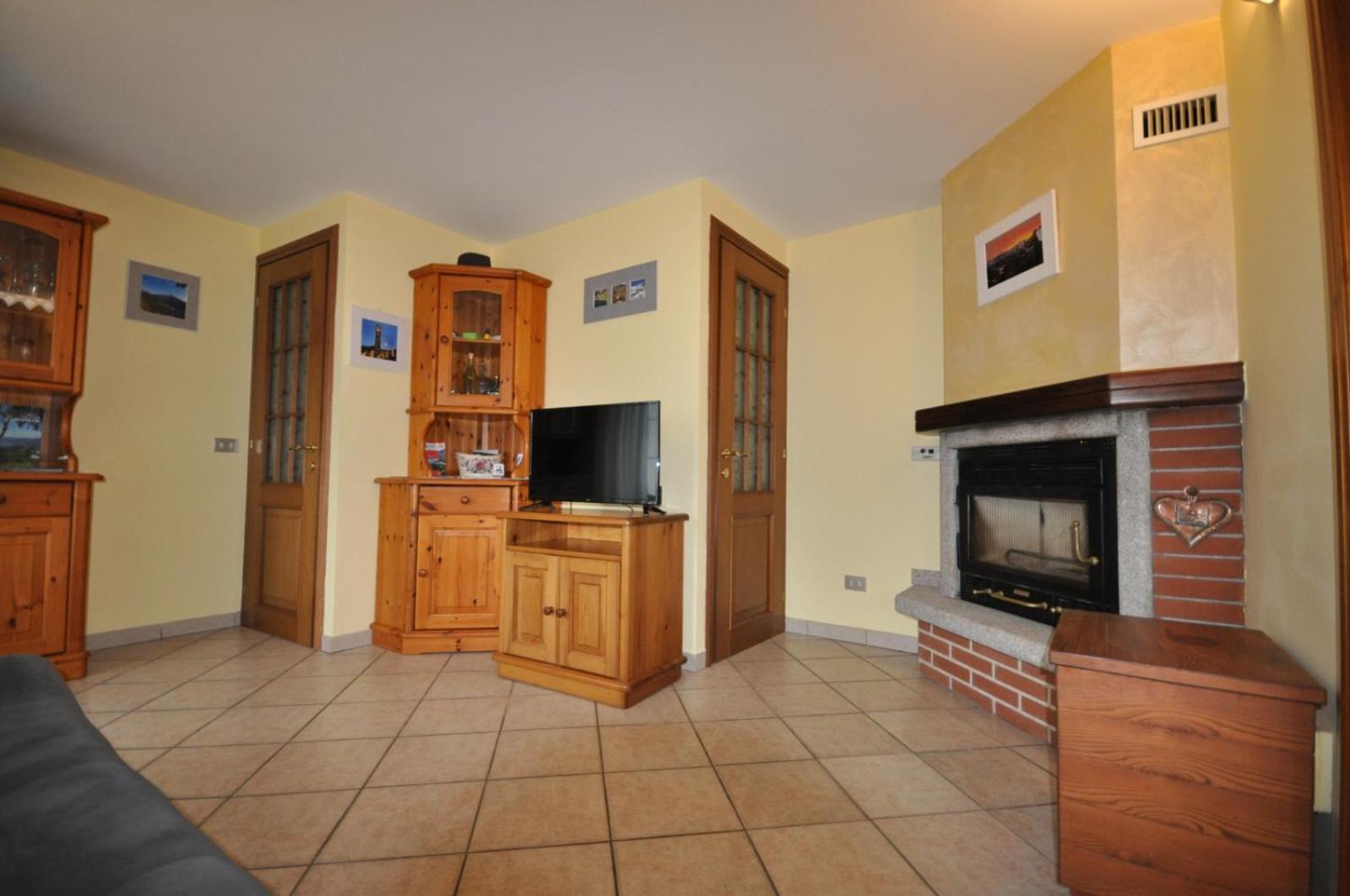 Cat Marvei Apartment Villadossola Bagian luar foto